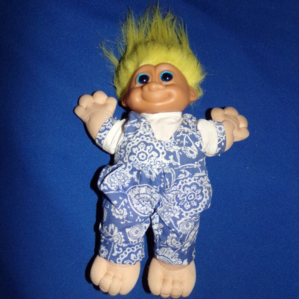 Vintage Russ Berrie Troll Doll Yellow Hair Blue Eyes 259 w/ Overalls Outfit 2403